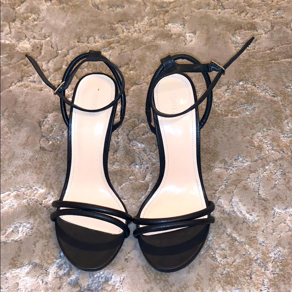 Forever 21 black strappy heel